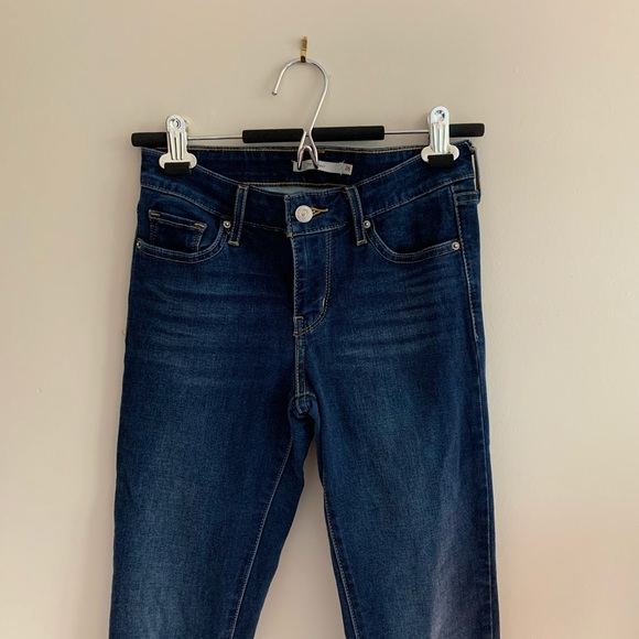 Dark Wash Levi’s - Picture 2 of 4